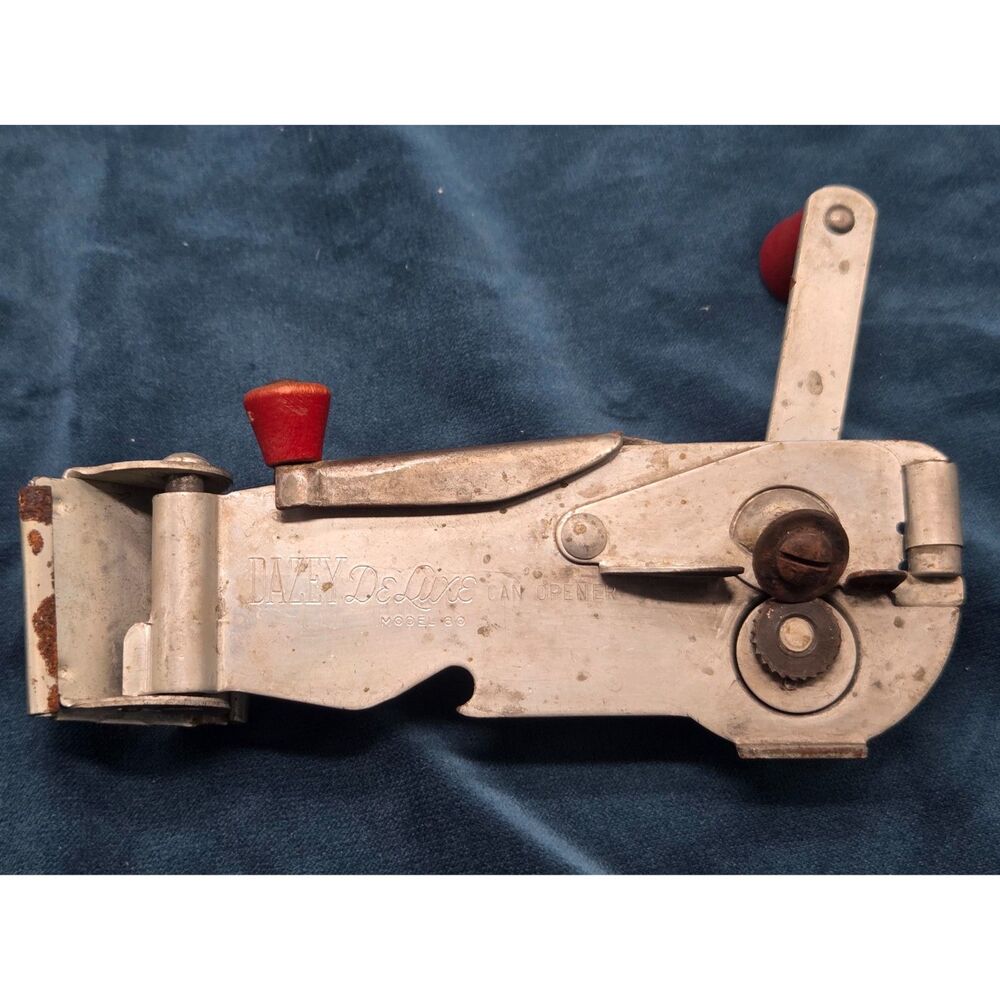 Vintage Dazey DeLuxe Model 80 Can Opener